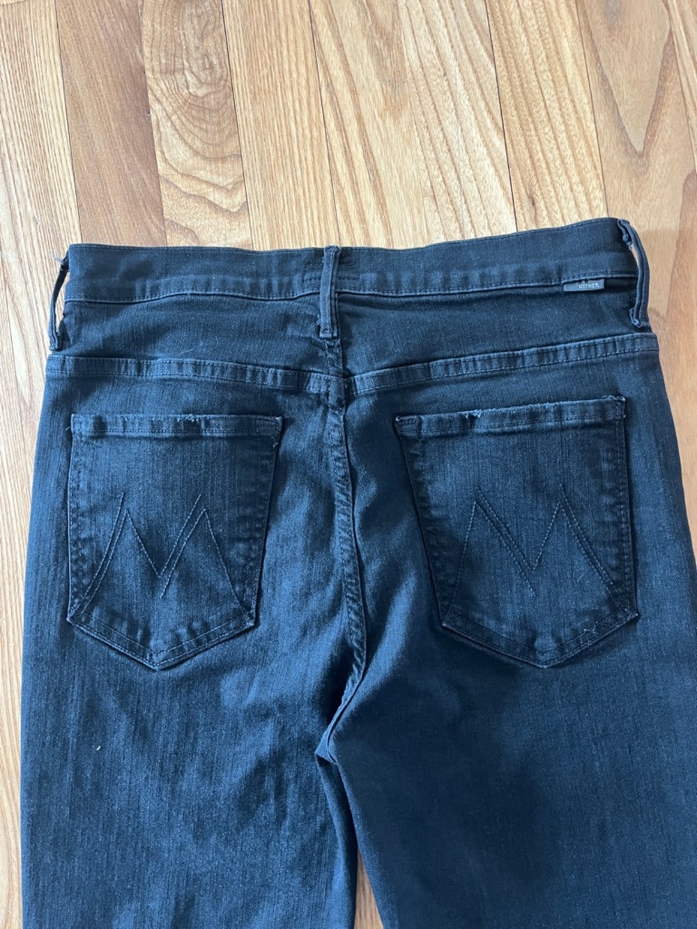 MOTHER Black The Insider crop step fray. NWOT size 31
